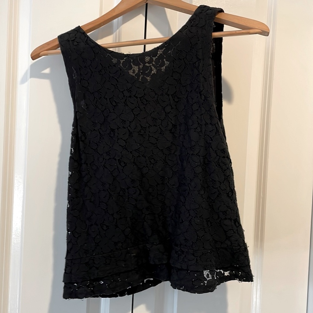 Black. Lace sleeveless blouse.